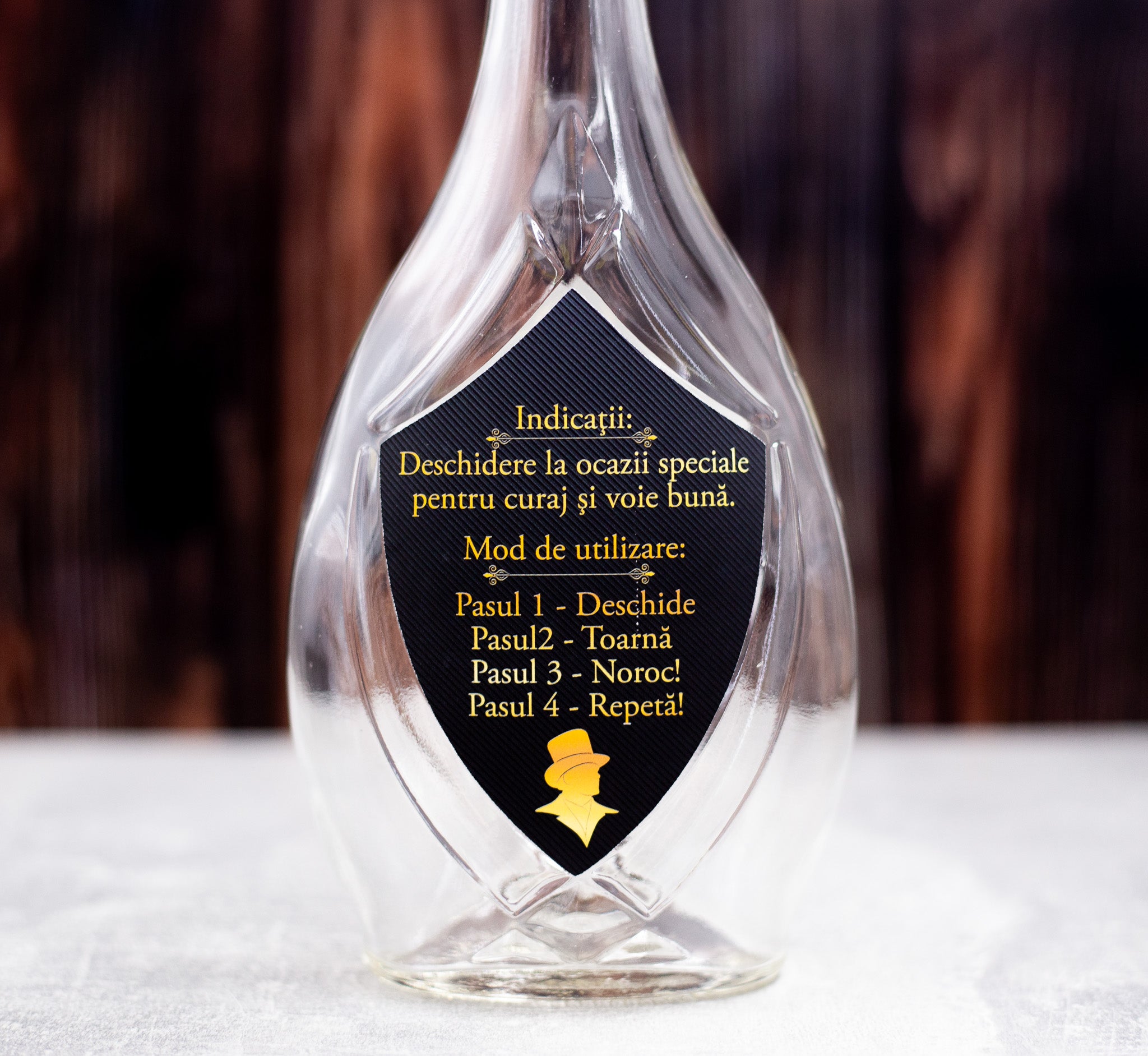 Sticlă Personalizată „Licoarea Nobilă”