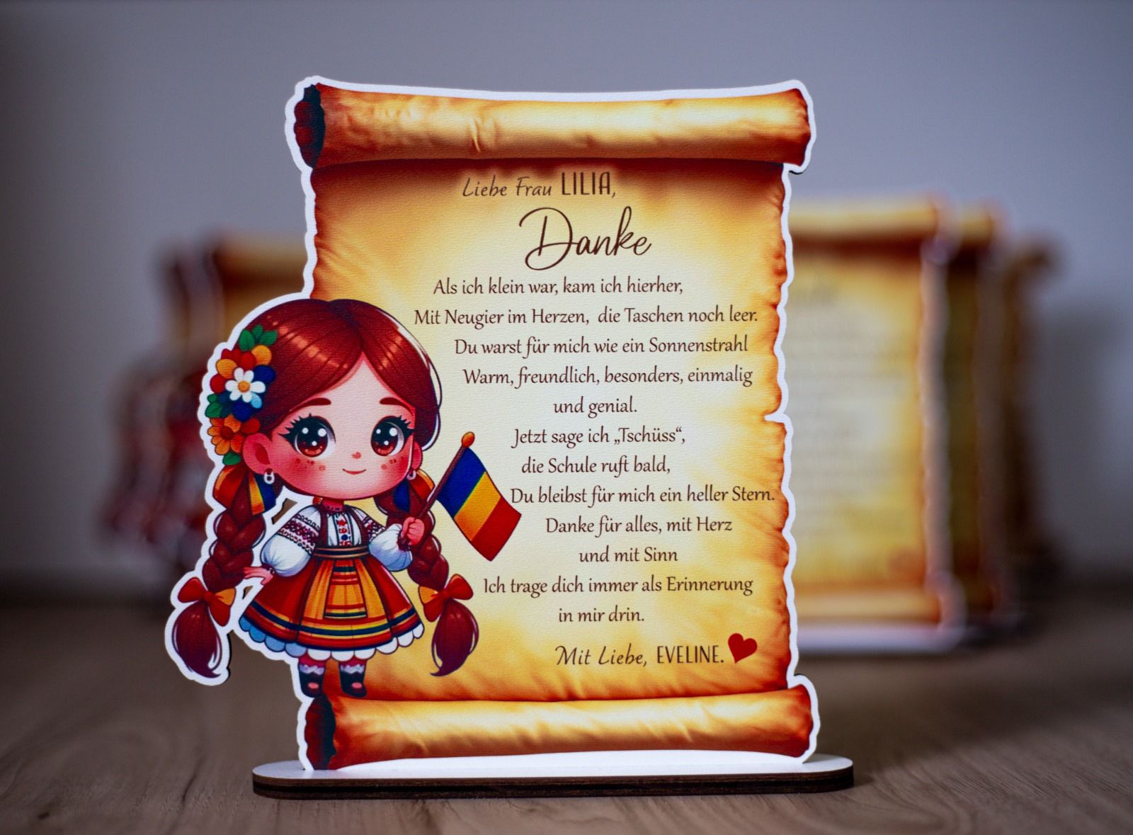 Trofeu Personalizat Tradiţional Fetiţă