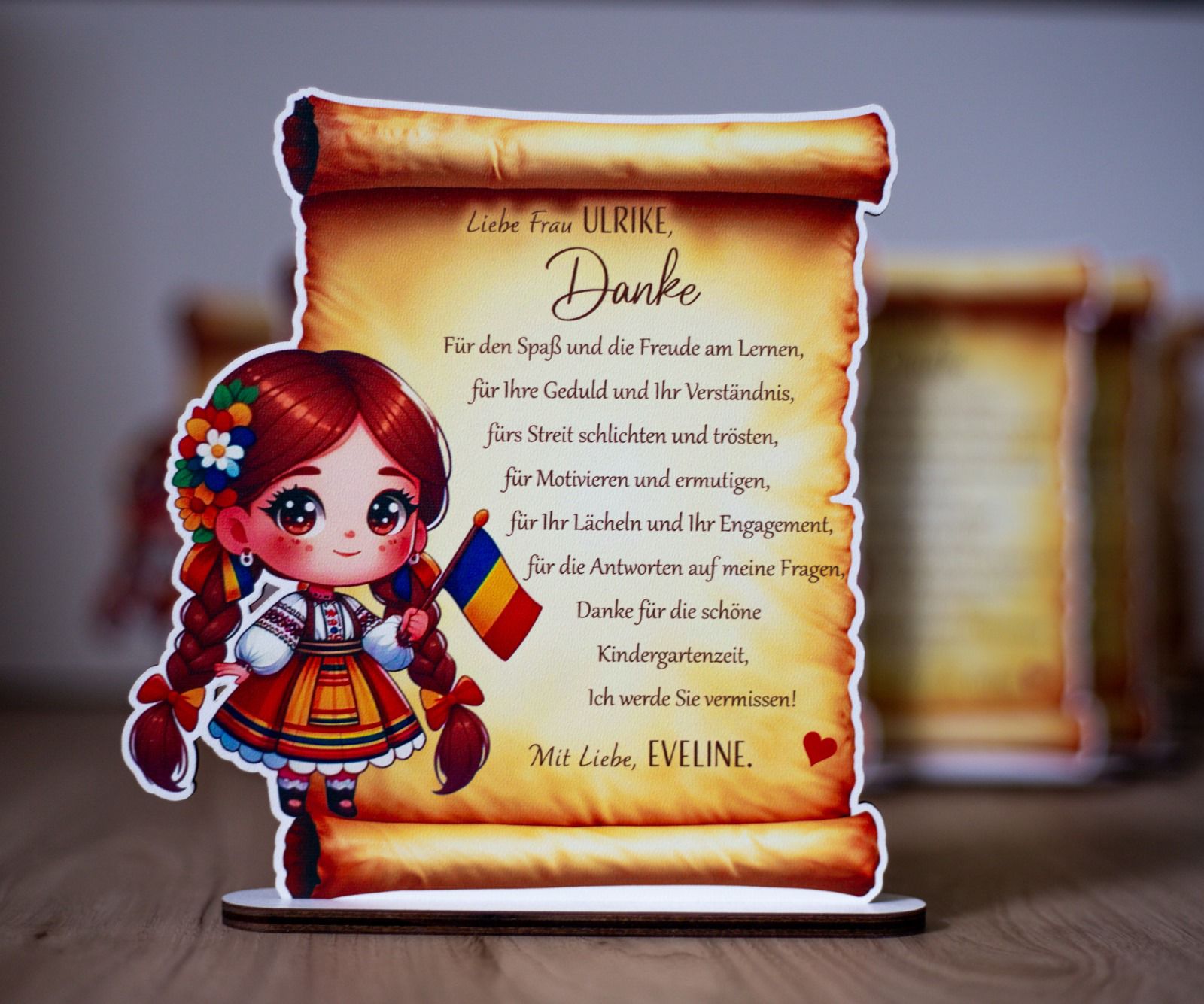 Trofeu Personalizat Tradiţional Fetiţă