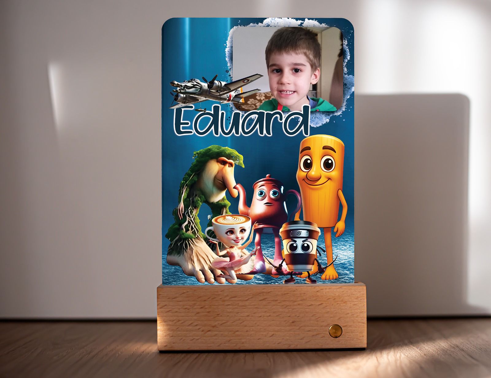 Lampă Personalizată - Cel mai cool cadou pentru micii exploratori! 🚀