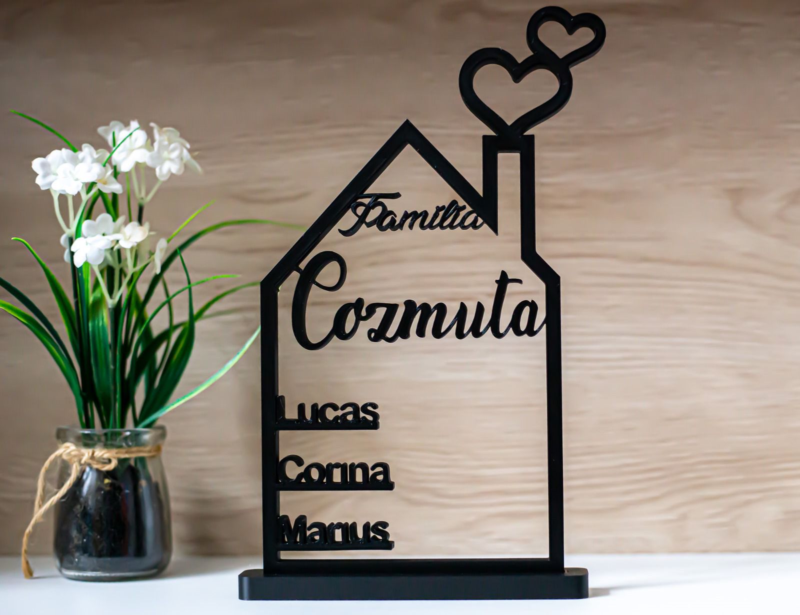 Decor Personalizat „Căminul Nostru” – Print 3D cu Numele Familiei